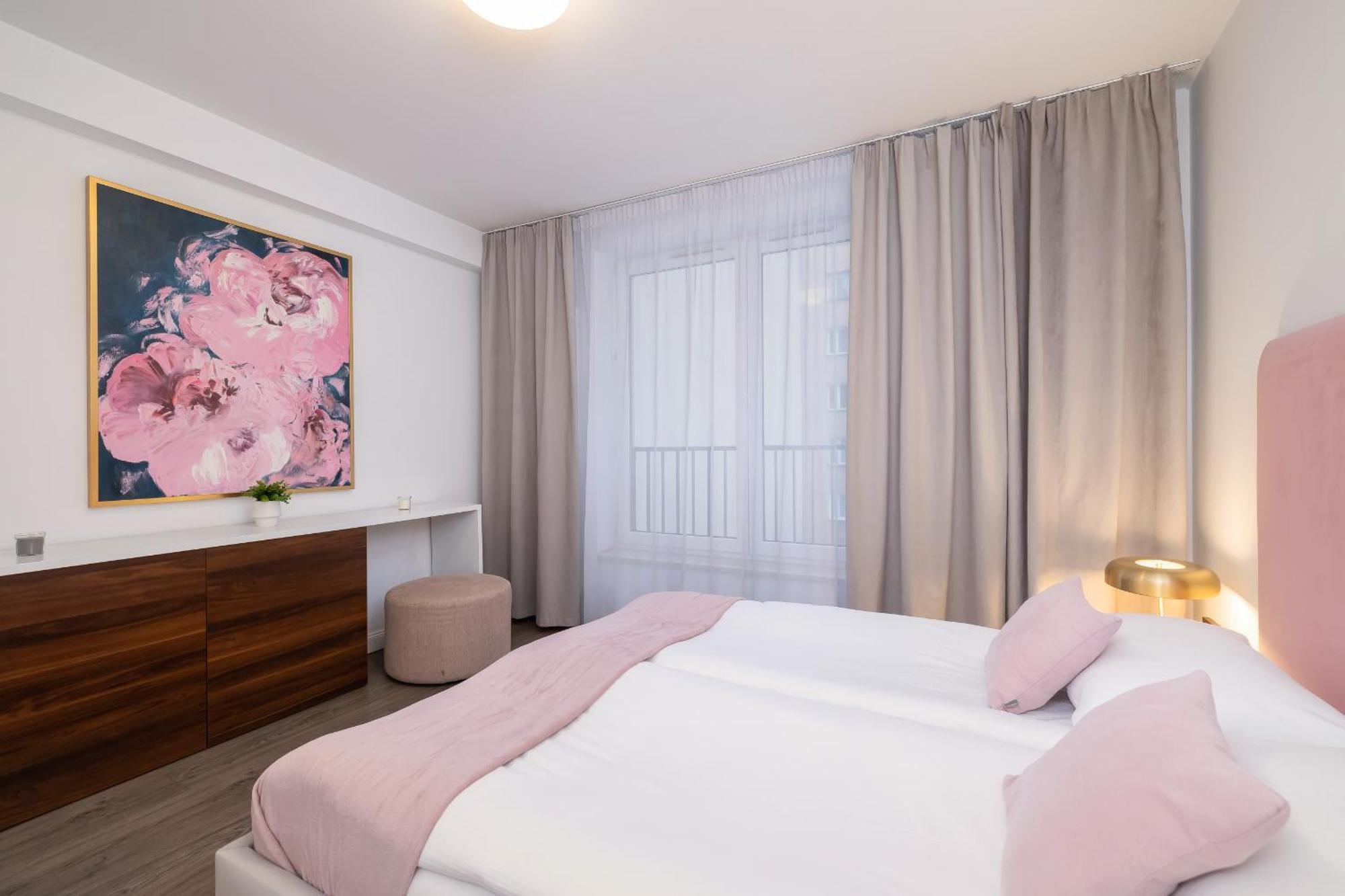 Blue And With Bright Pink Bedroom In By Renters Krakow